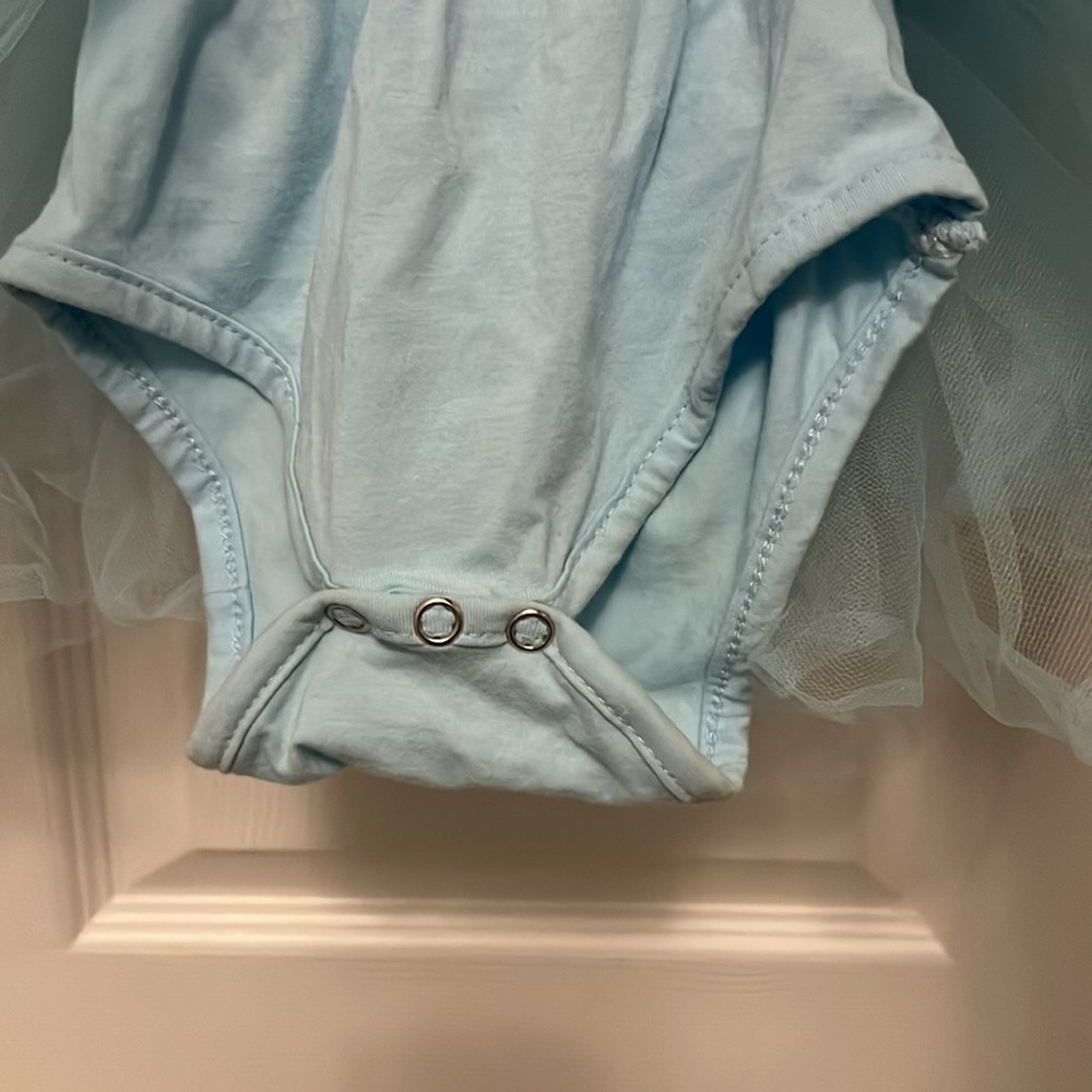 Frozen Elsa Dress w/ Detachable Cape - Picture 6 of 6